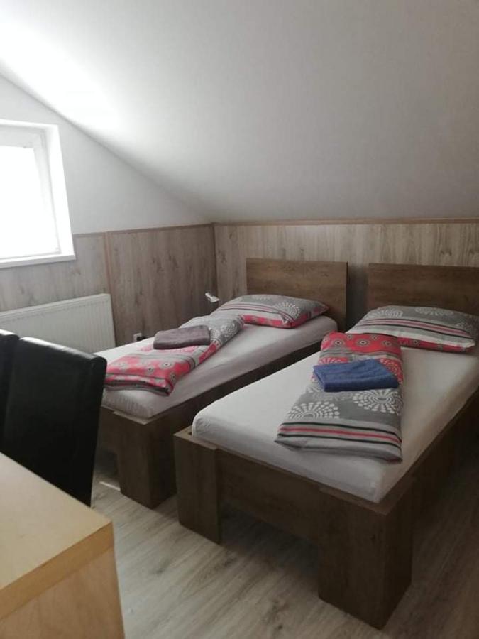 Twins Hurbanovo Exterior foto